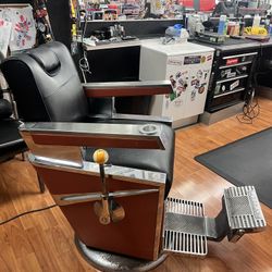 Kochs Barber Chair