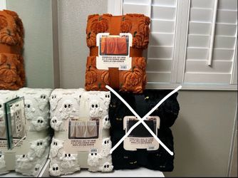 Costco Halloween Ghost Pumpkin Faux Fur Throw NWT Viral 2 Piece
