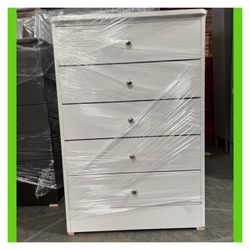 5 drawers dresser/ Five drawers dresser
