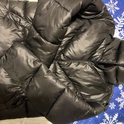 Woman’s Size Small Puffer Jacket