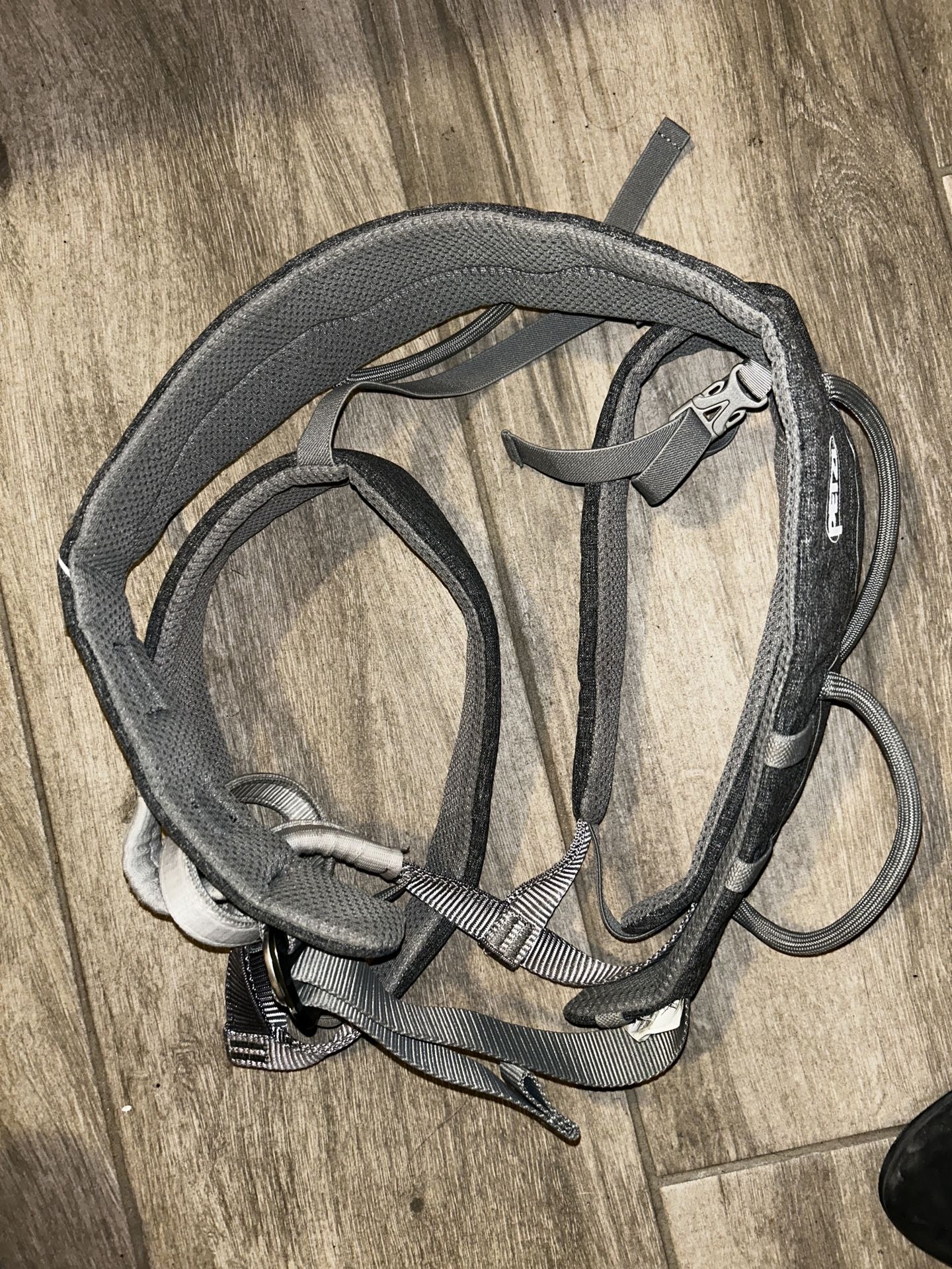 Used Petzl Climbing Harness – Adjustable & Comfortable