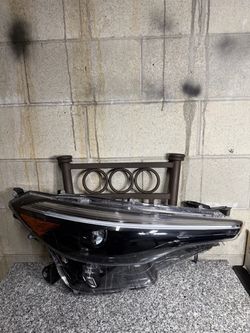 Toyota Corolla Cross 2022-2026 Right Passenger Side Headlight
