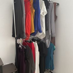 Woman’s Clothes , Lot Of 20 