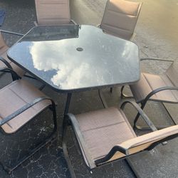 Patio Table with 6 Chairs