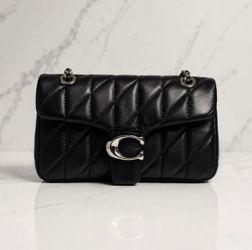 Quilted Tabby Style Shoulder Bag – Black
