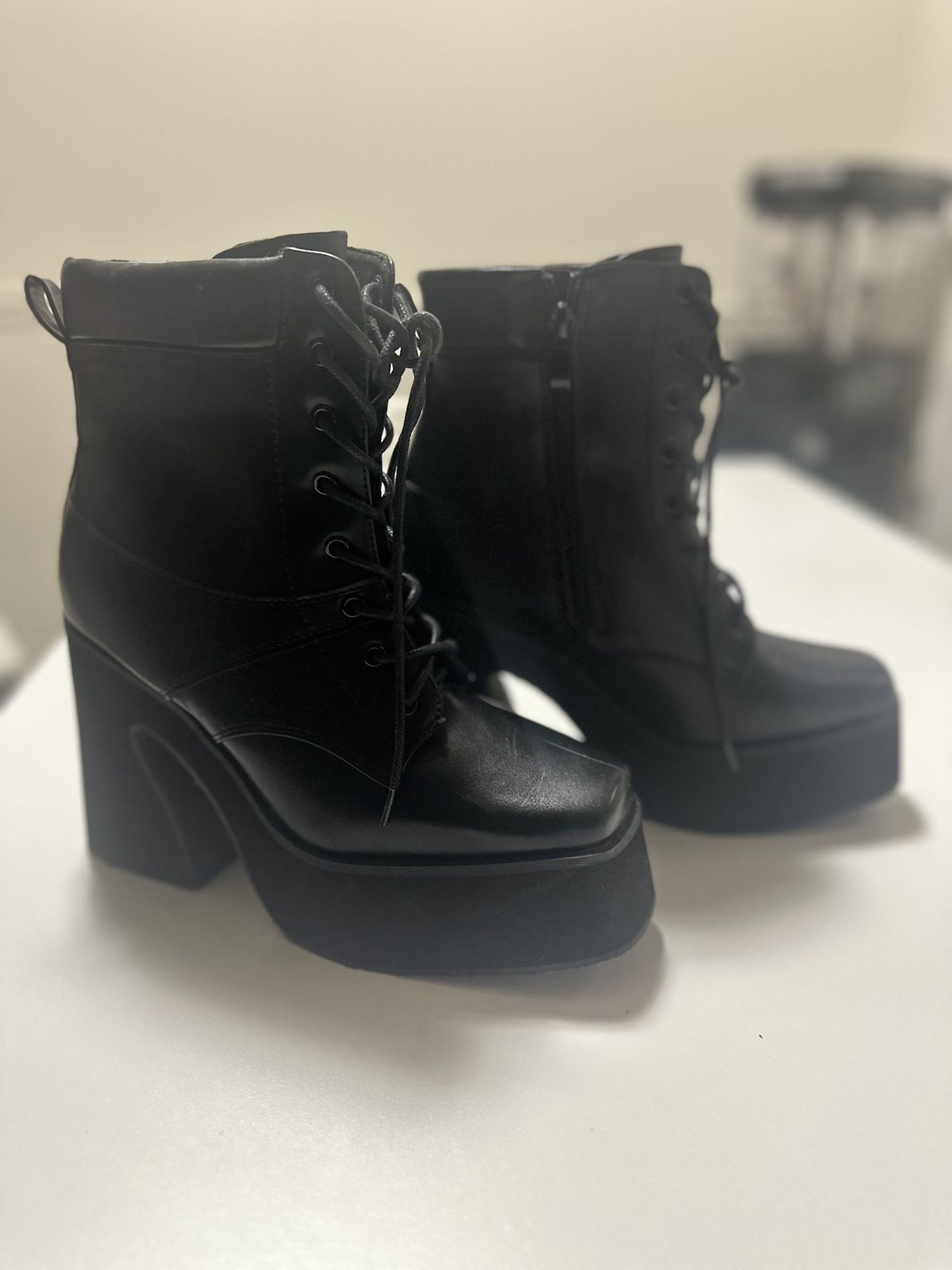 Black Trendy Boots 