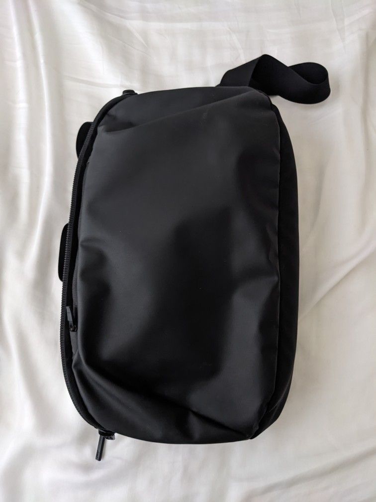 Aer Tech Sling 2,Black, Lightweight, 9L, Sling Bag