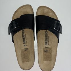 Black Birkenstock’s