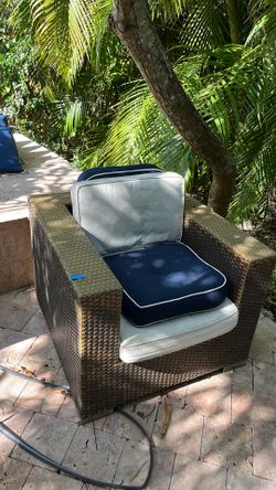 4 chairs patio