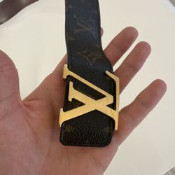 FOR SALE: Authentic Louis Vuitton Men’s Belt - Size 31 - Gold Buckle