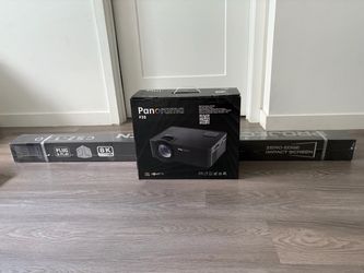 Panorama F-35 projector with motorized screen