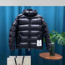Moncler Puffer gloss black Size L