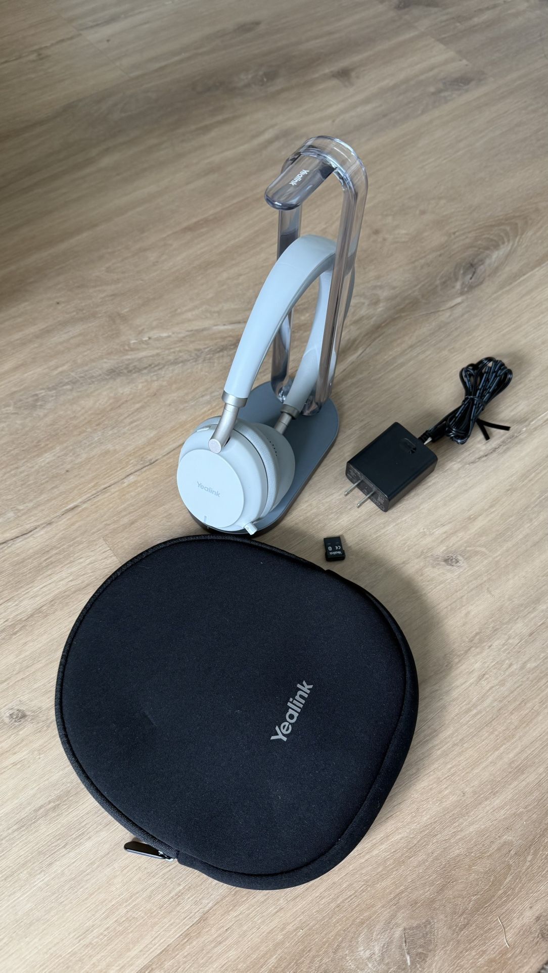 Yealink BH72 Wireless Bluetooth Headset with Charging Stand USB-A dongle (Gray)