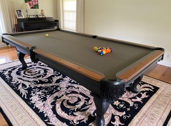 Professional Olhausen 9-Foot Pool Table and Accessories EXCELLENT CONDITION