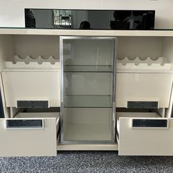 Modern Bar Unit