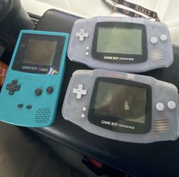 Nintendo Game Boy Lot – 2 GBA, Game Boy Color, Pokémon Crystal + NFL Blitz