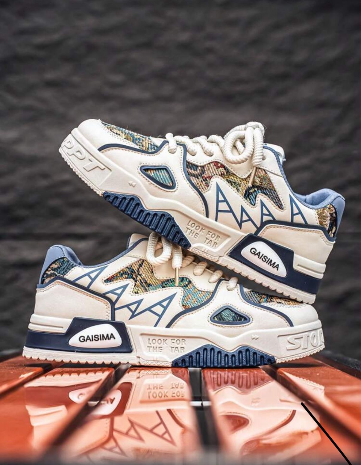 men’s sneakers 