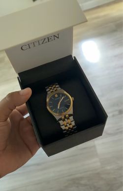 Watch Citizen 2 tone solar powered watch