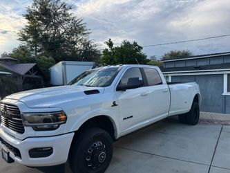 2022 dodge Laramie 4x4 dually