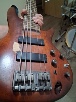 Ibanez sr506 Bass