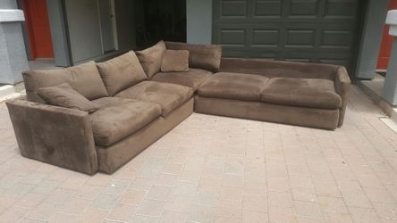 Brand New Crate& Barrel sectional Couch