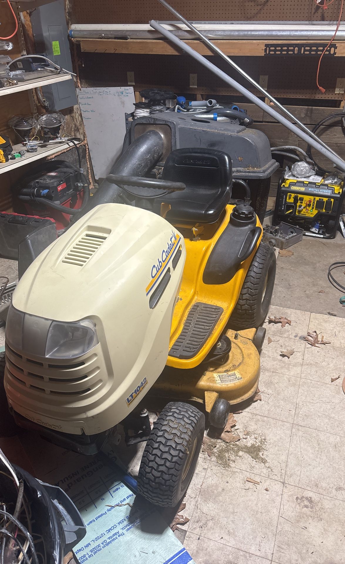Cub Cadet LT1042