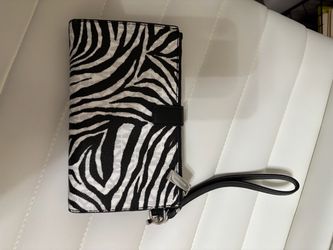 MK  Wallet nice very good condition/ bought at Macys