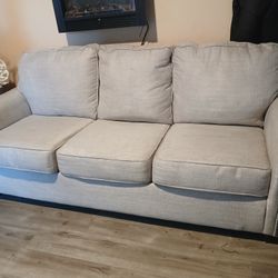 2 SOFAS  BUENAS  CONDITIONS 