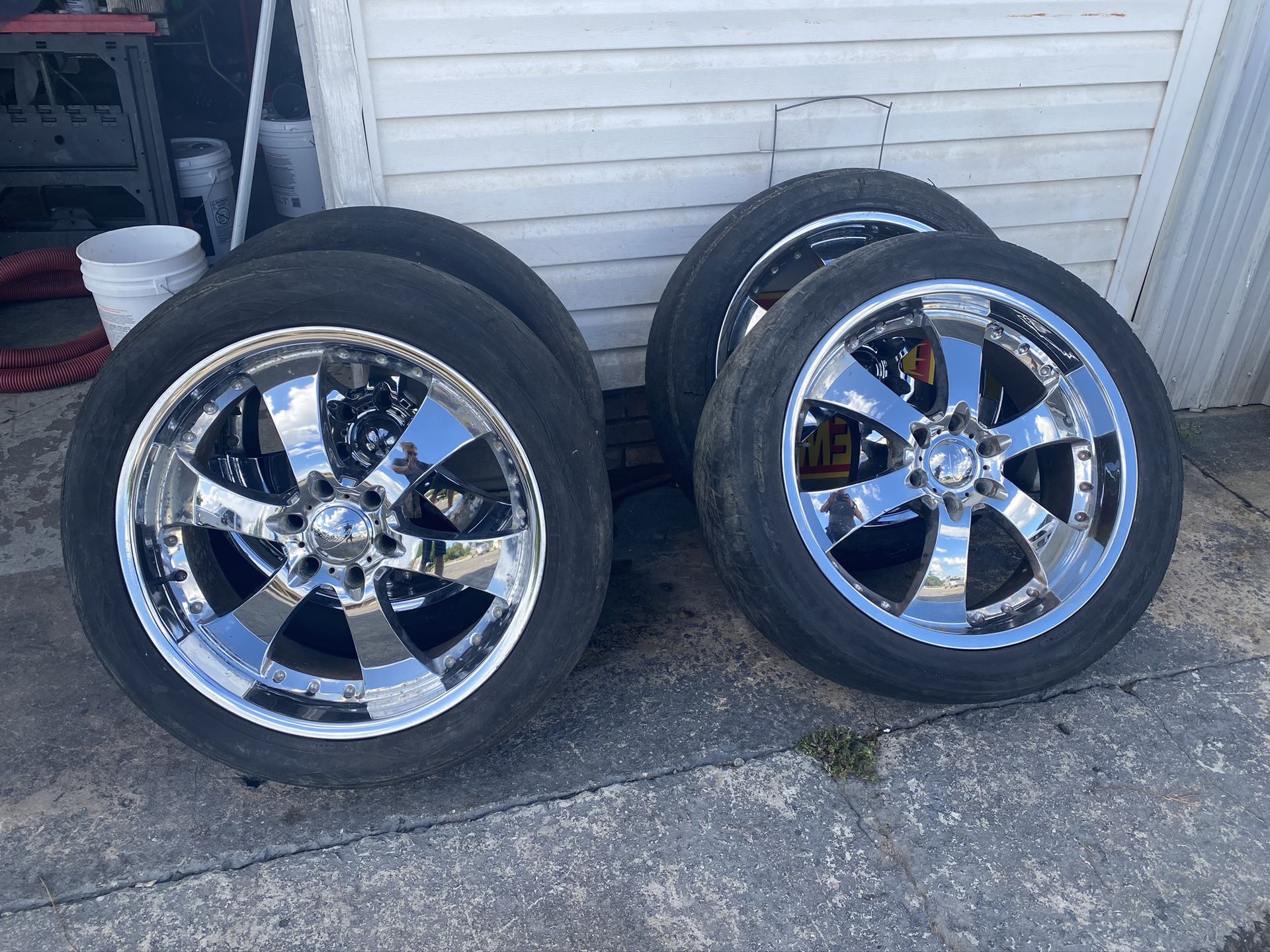 22 Inch Chrome Wheels for 6 Lug Chevy/GMC/Toyota
