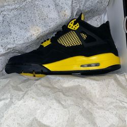 Jordan 4 Yellow Thunders Size 11
