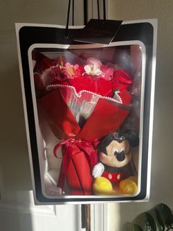 Micky mouse & Minnie Mouse valentine bouquet PLEASE READ DESCRIPTION FIRST