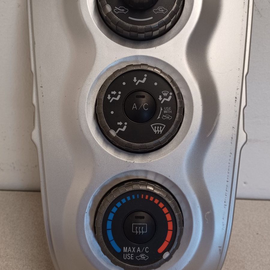 2008 Toyota Yaris Temperature Control
