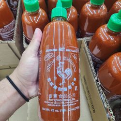 New Sriracha 28oz Bottle
