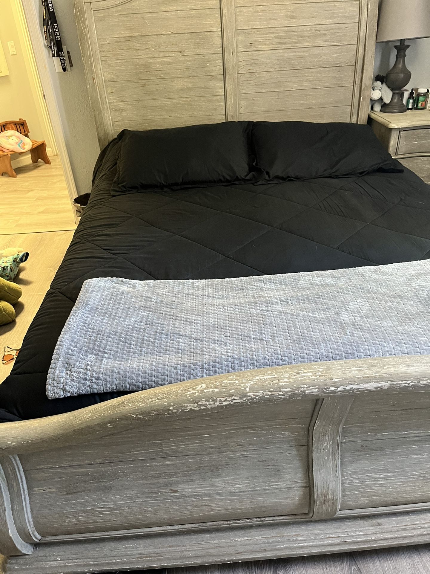 Grey Queen Wood Bed