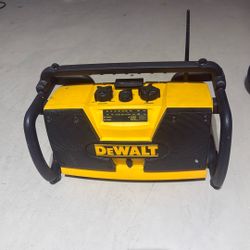 De Walt Site Radio/Charger Station