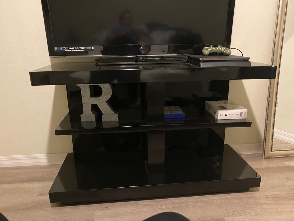 TV STAND GLOSS BLACK
