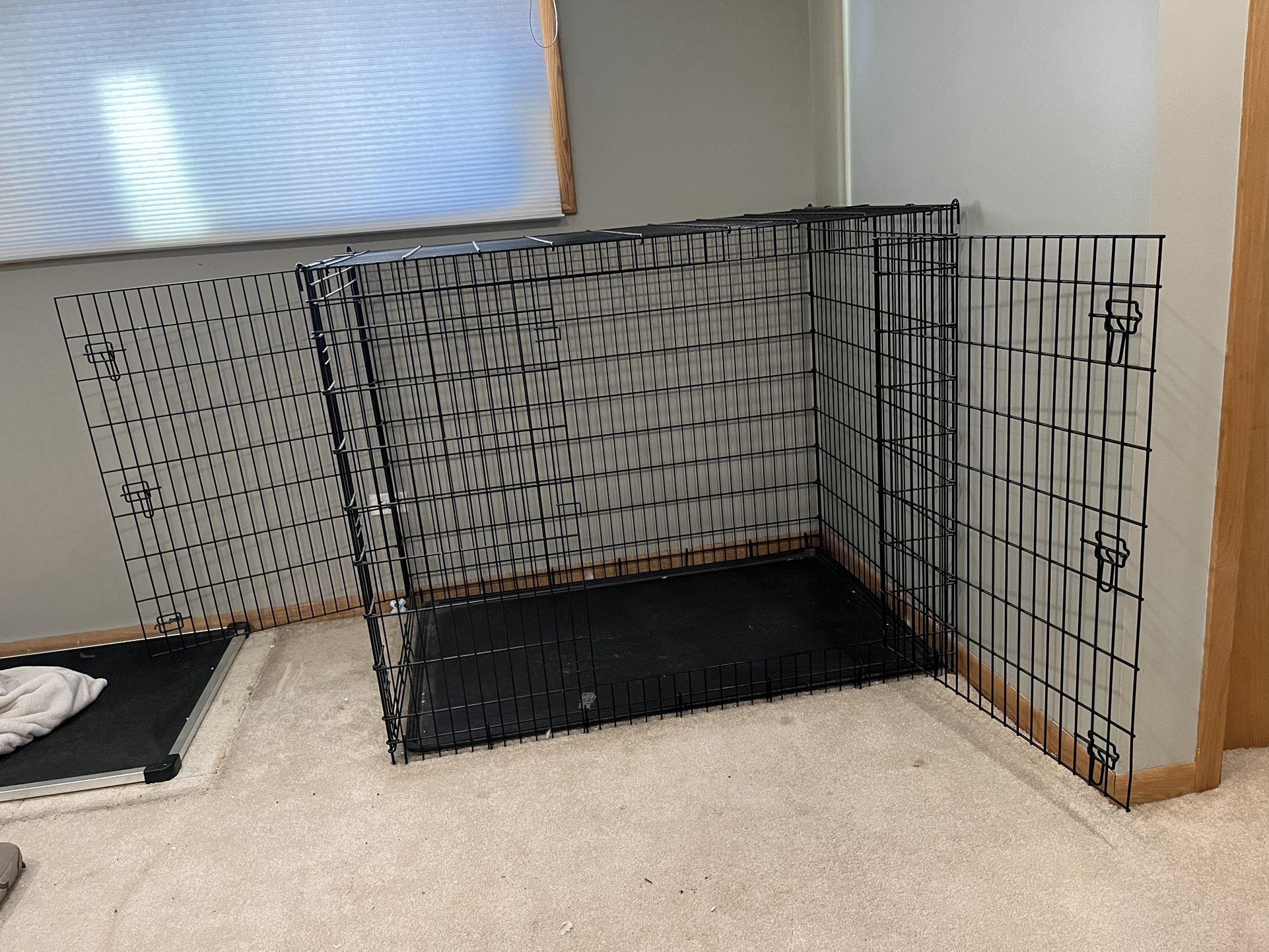 XXL Dog Crate 54-in L x 34-in W x 44-in H