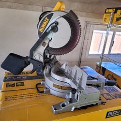 DEWALT
15 Amp Corded 10 in. Compound Single Bevel Miter Saw