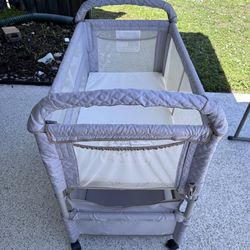 Arm’s Reach Portable Bassinet