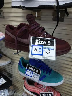Nike Low-Top Sneakers Size 9