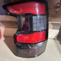  Nissan Tail Light