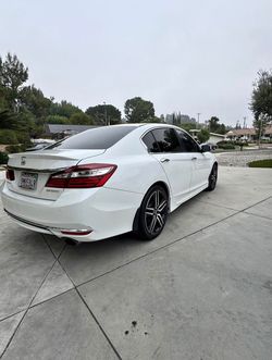 2017 Honda Accord For Sale Perfect condition no problems at all  Just need some space I had bought a new car and I’m not saving this car for my child 