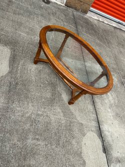SOLID WOOD OVAL BEVELED GLASS COFFEE TABLE 36”x 25”