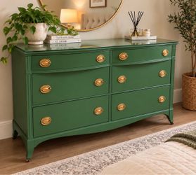 Rare Restored Vintage Dresser with Glass Top(Delivery available 🚚✅)