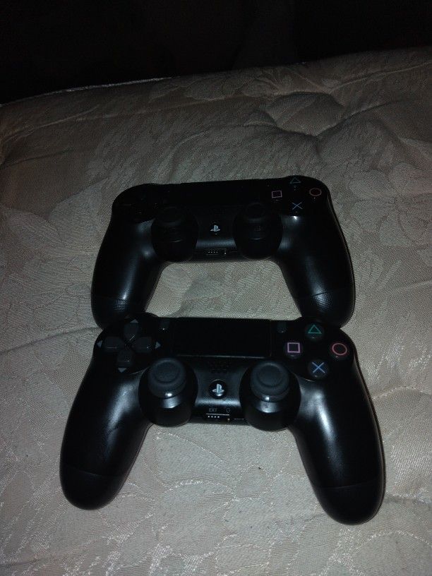 2 PS4 Controllers For The price Of $60