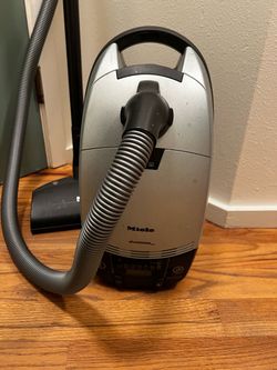 Miele canister vac