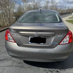Nissan VERSA 2013