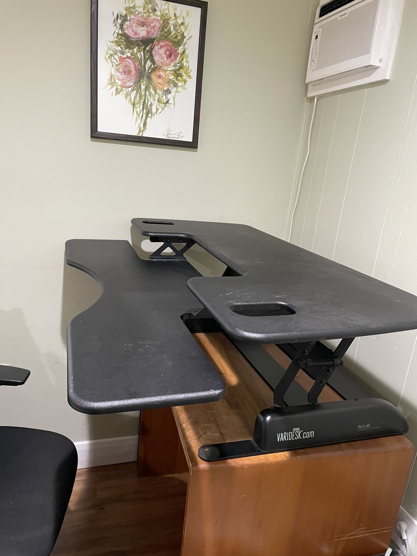 VariDesk Pro Plus 48 Standing Desk - GREAT CONDITION
