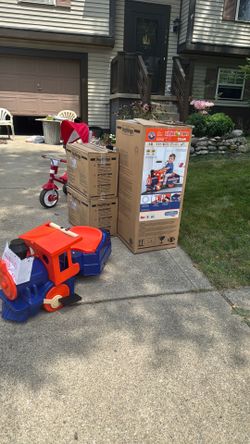 Peg Perego train track