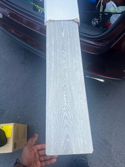 Floor tile